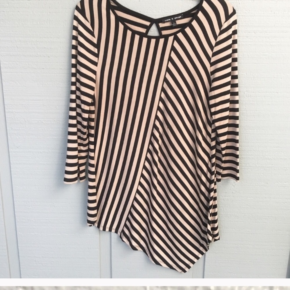 ❌SOLD❌ Cable & Gauge Asymmetrical Striped Shirt - Picture 3 of 8